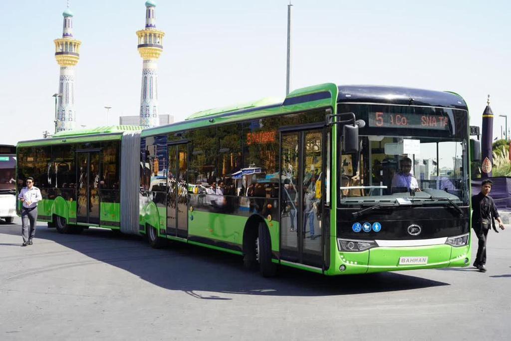 هاشمی: اتوبوس‌های گروه بهمن، بهترین‌ها را برای زائران حرم رضوی عرضه می‌کنند