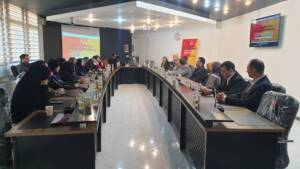 در بحث پروبیوتیک ها ، تاکید بر ماهیت زنده میکرو ارگانیسم ها است