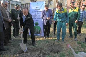 کاشت نهال توسط ریاست سازمان ثبت احوال کشور