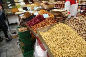 قیمت آجیل و خشکبار  در میادین و بازارهای میوه و تره بار اعلام شد