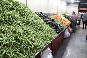 مواد غذایی در میادین و بازارهای میوه و تره بار را چقدر می توانیم ارزان تر از سطح شهر تهیه کنیم؟