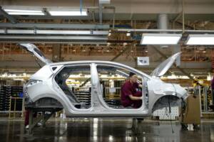 سهم سه‌برابری تولید خودرو در چین نسبت به آمریکا