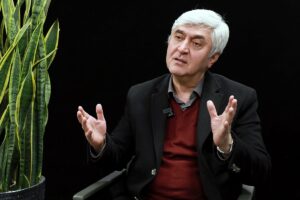 نامه مدیرعامل ایران خودرو به رئیس جمهور؛ واردات خودرو را آزاد کنید/ خودروی رانتی؟ یک تایر رانتی هم به کسی ندادم